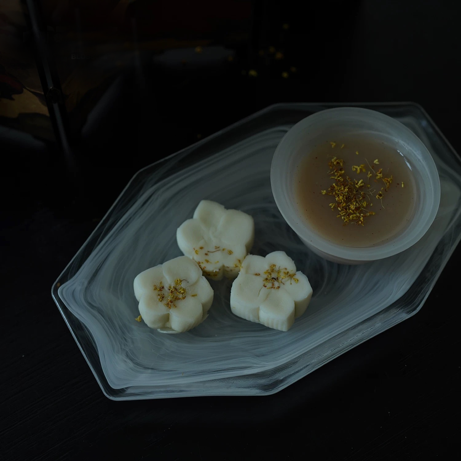 Rectangular Octagonal Cloudy Glass Plate White