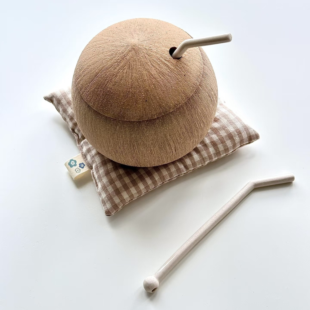 Whole Coconut Straw Cup