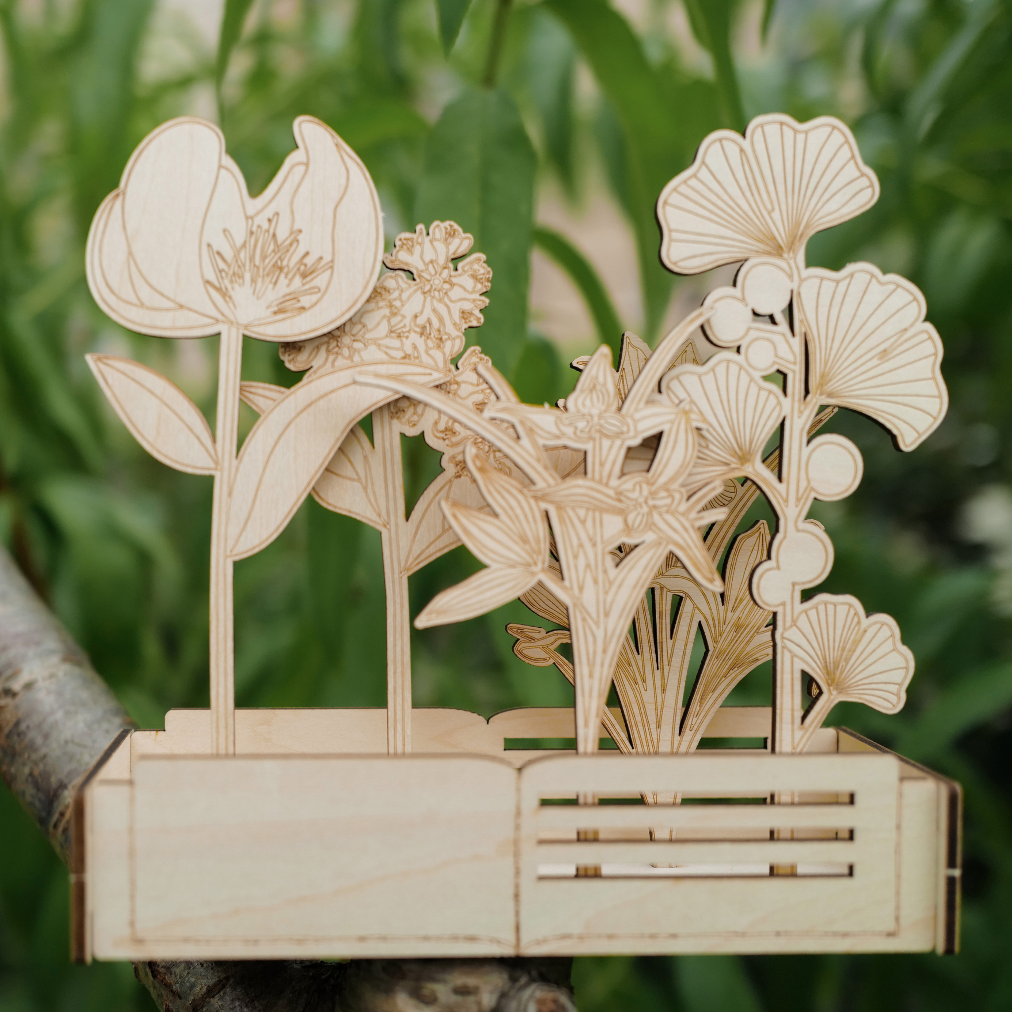 DIY Colouring Wooden Flower Decor